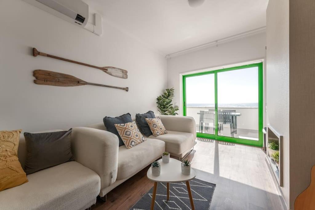 נאזרה Sunset Terrace - Beachfront Apartment With Private Parking מראה חיצוני תמונה